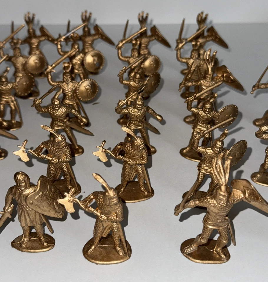 Timpo Refundido Caballeros de Oro - Modelos de plástico pintado 54 mm - Años 90 Foto 4 de 4