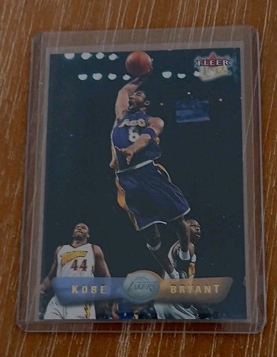 Kobe Bryant [Gold Medallion] #26 2001 Ultra card