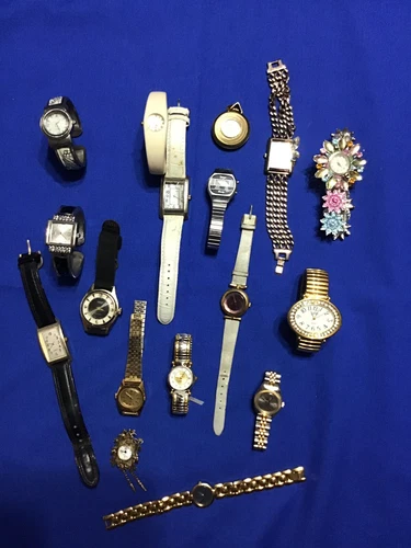 Vintage untested watch- lot of 17-SEIKO,LA GEAR,MOULIN,QUEMEX,HARVESTER and more