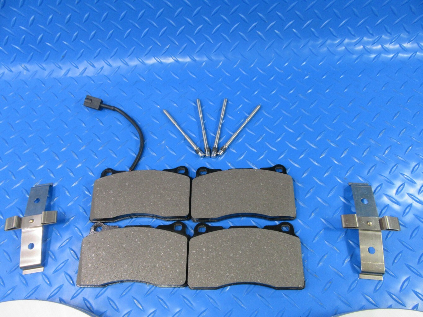 Maserati Quattroporte rear brake pads & rotors smooth TopEuro #6936