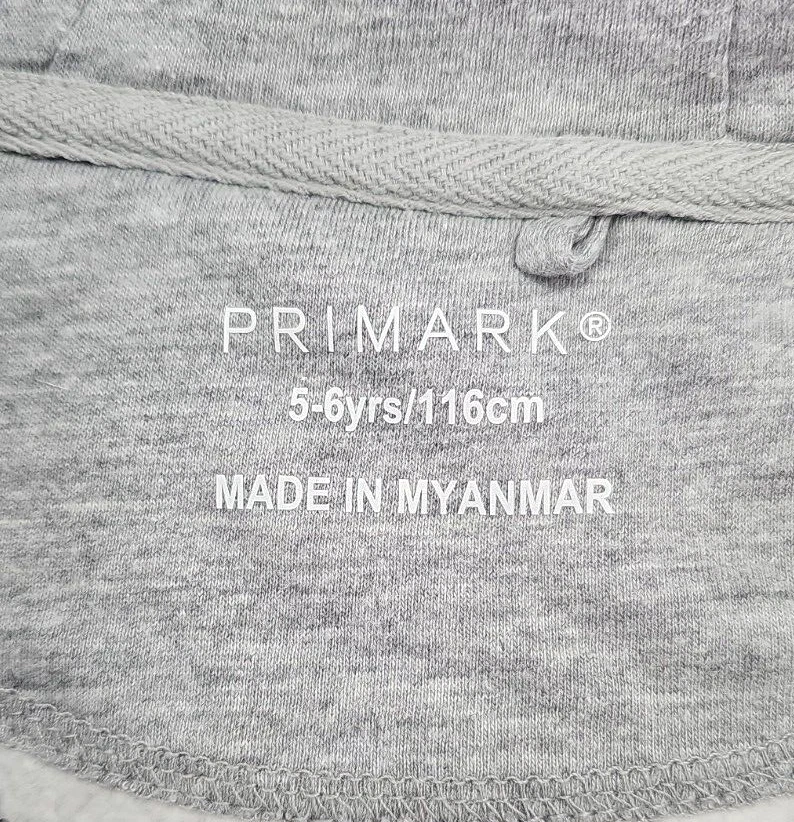 SACAI Felpa con cappuccio da ragazzo Primark camicetta con zip taglia 110 116 (5 6 anni)