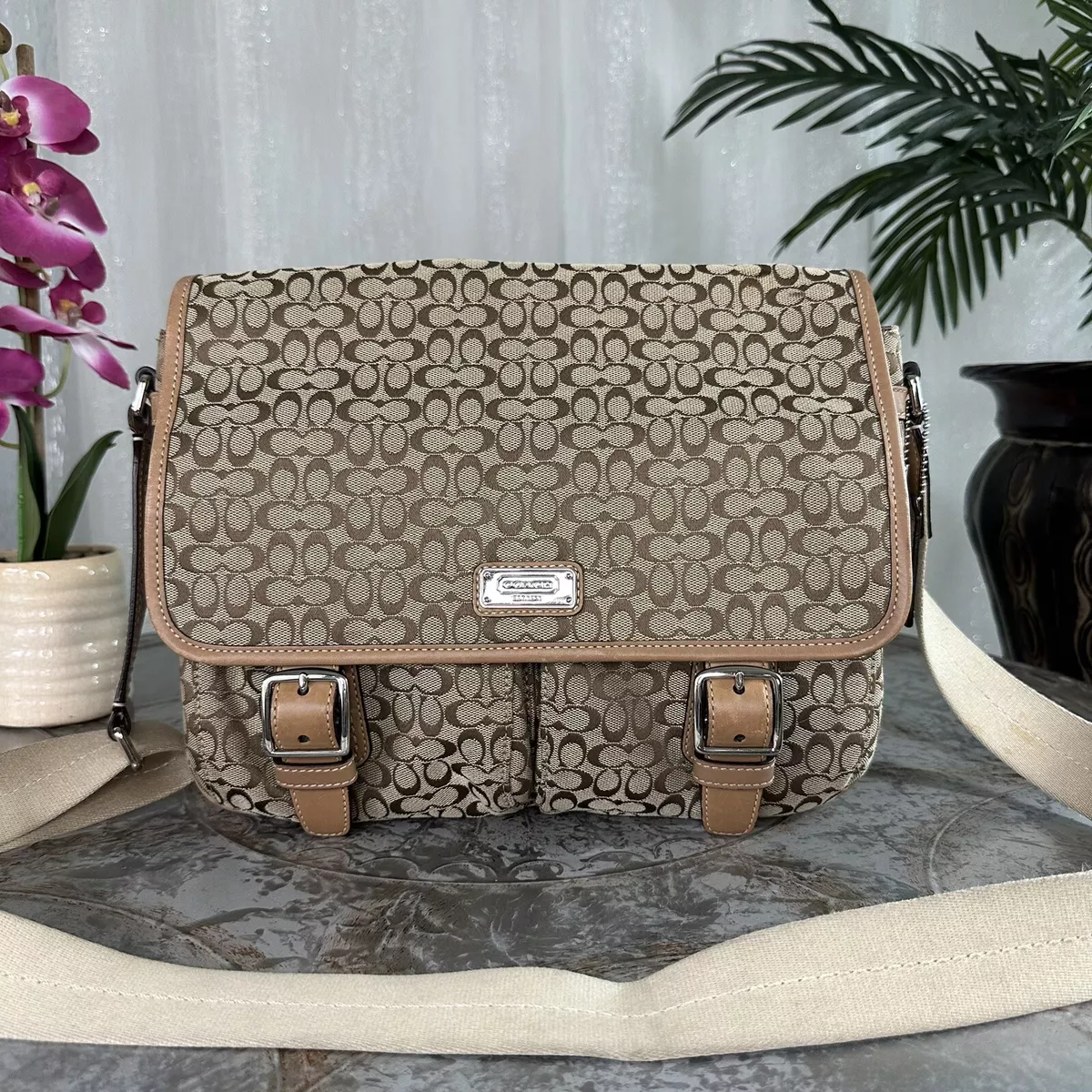 Coach small sales messenger bag