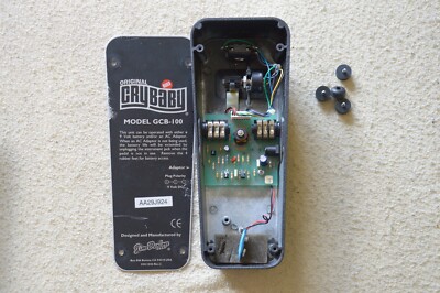 Jim Dunlop　Bass crybaby GCB-100 Dunlop Bass Crybaby GCB-100 - YouTube