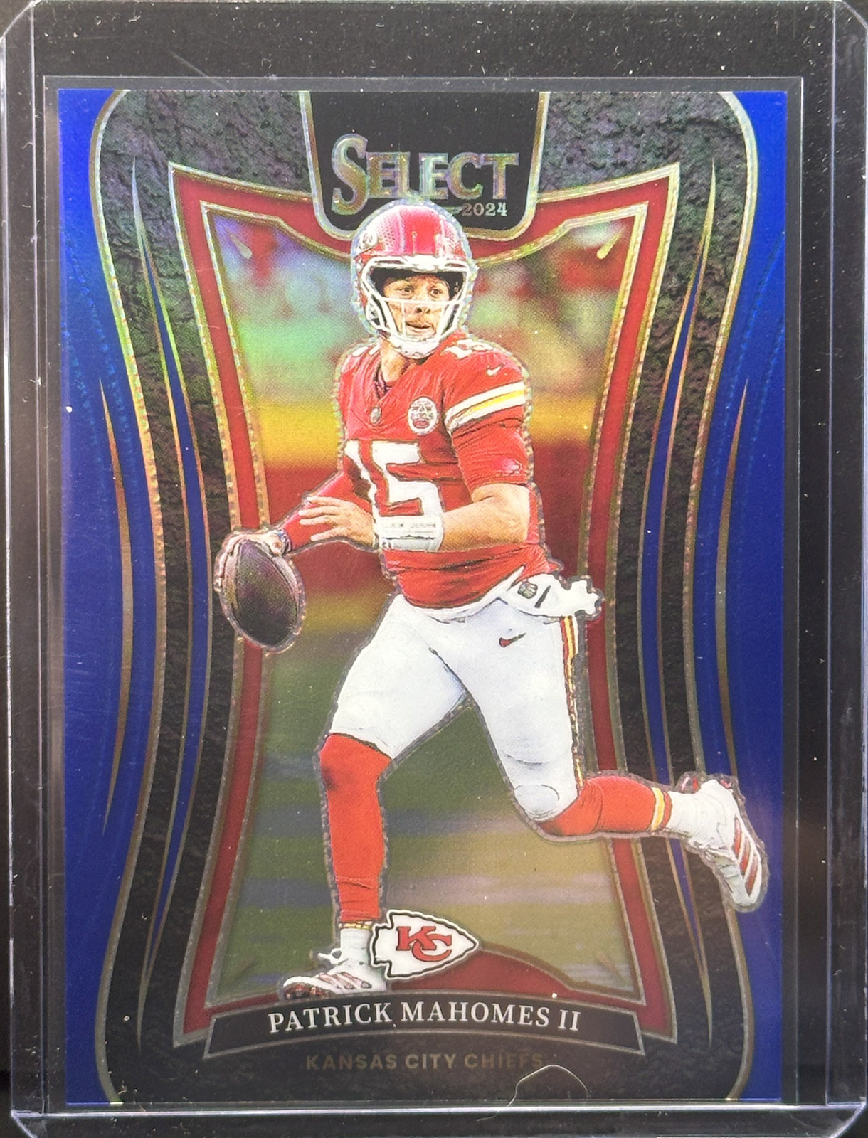 Patrick Mahomes II #388 2024 Panini Select Blue Prizm 95/99 Suite Level