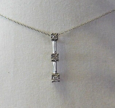 NEU 10 Kt Weißgold 0,15 Kt Illusionskopf Diamant Past-Pres-Fut 18'' Halskette 1,8 g