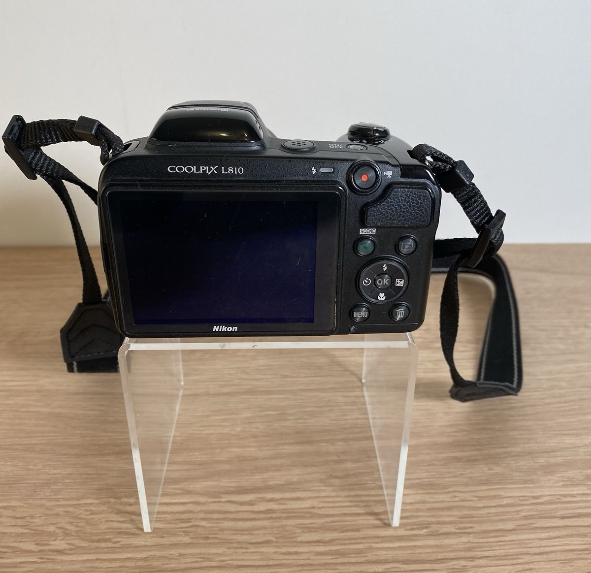 Nikon Coolpix L810 16.1MP Digital Bridge Camera 26x Optical Zoom