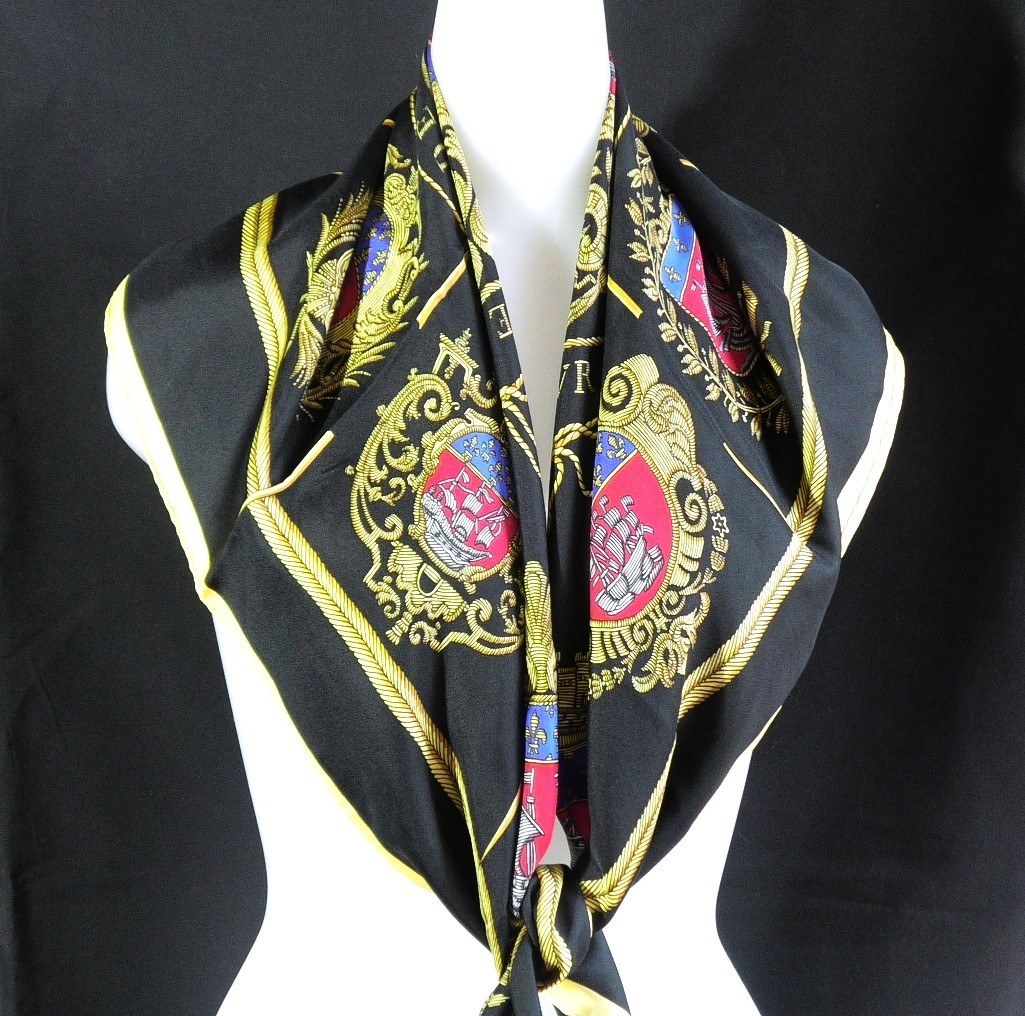 Les armes de Paris red, black - Hermès Scarf Details | Scarf Sage