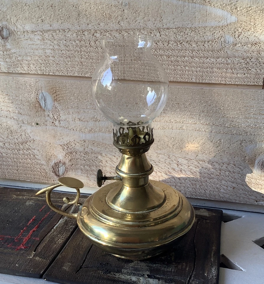 Ancienne lampe Pigeon modèle "Aladin " - bougeoir en laiton - rare et belle . - Photo 2/4