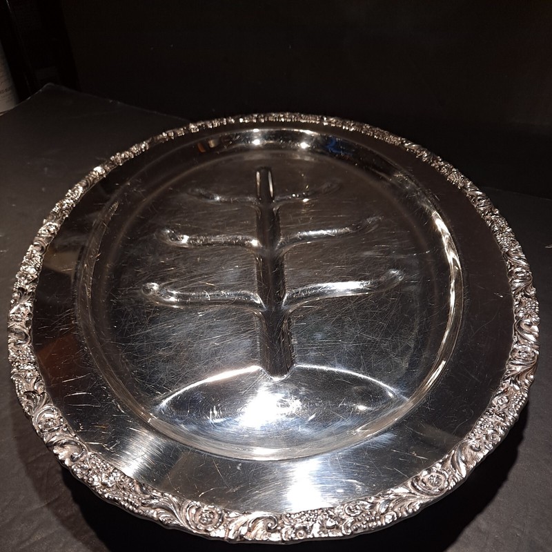 Wilcox International Silver Footed Meat Platter New Beverly Manor Pattern 1310