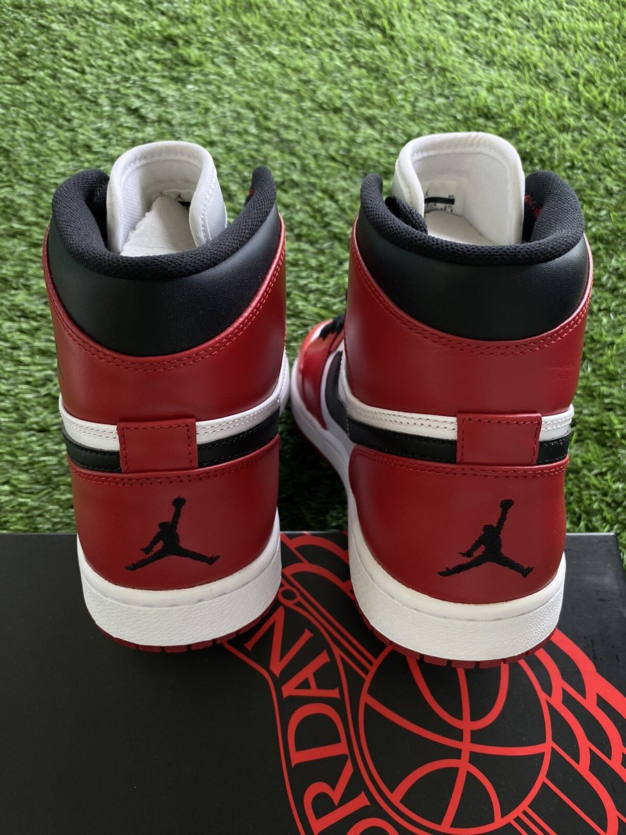 Air Jordan 1 Retro Chicago (2013) 332550-163 Brand New with Defect