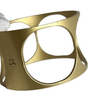 Authentic CHANEL Bangle Wide Bracelet Round Cutouts CC Logo Matte Gold Plated 01C Auth