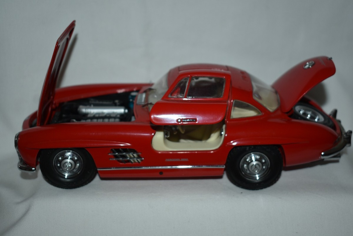 Kyosho 1:18 Mercedes Benz 300 SL Coupe Gullwing Doors Rare Color Kyosho 1:18 Mercedes Benz 300 SL Coupe Gullwing Doors Rare Color