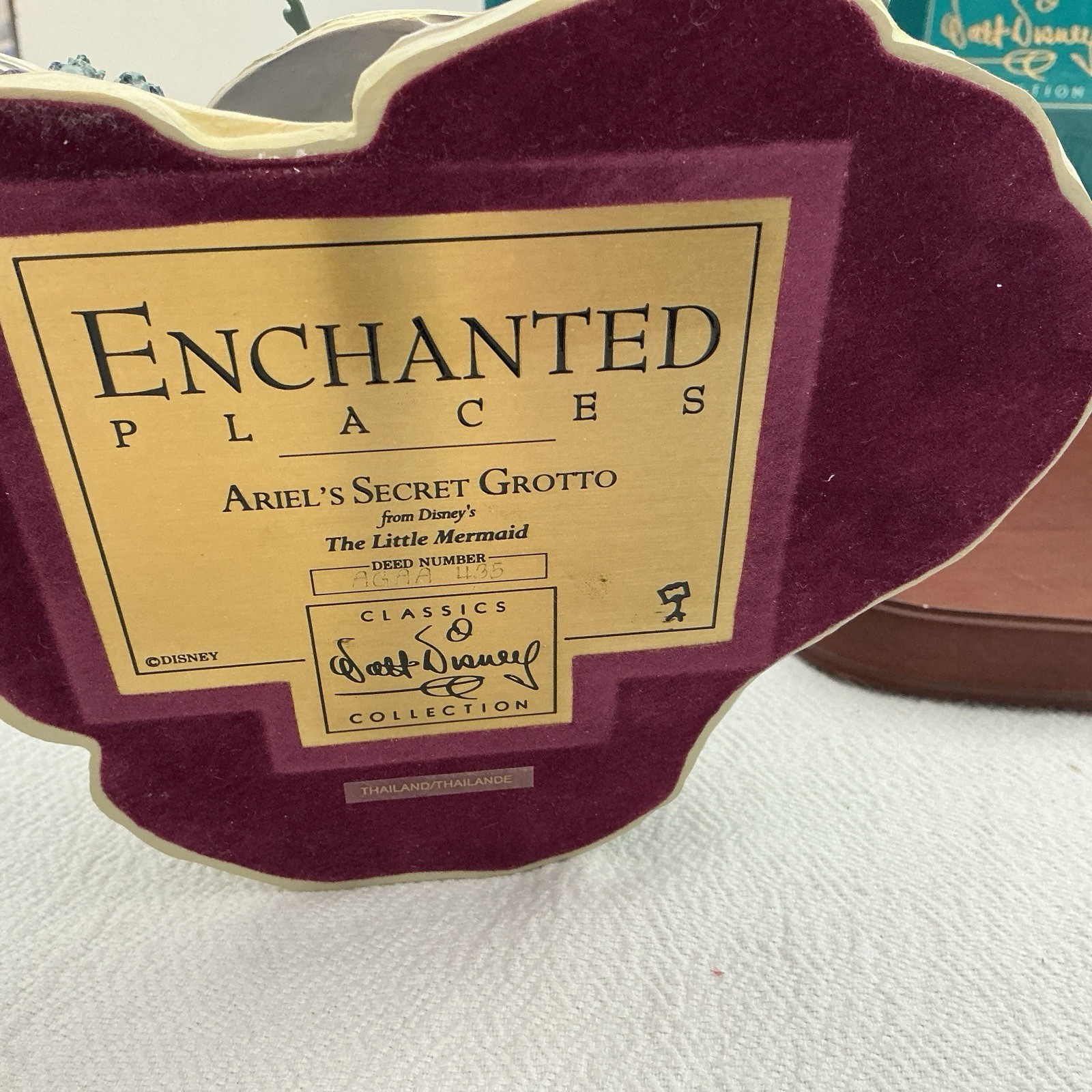 WDCC Enchanted Places The Little Mermaid “Ariel's Secret Grotto” w/Ariel &…-Read