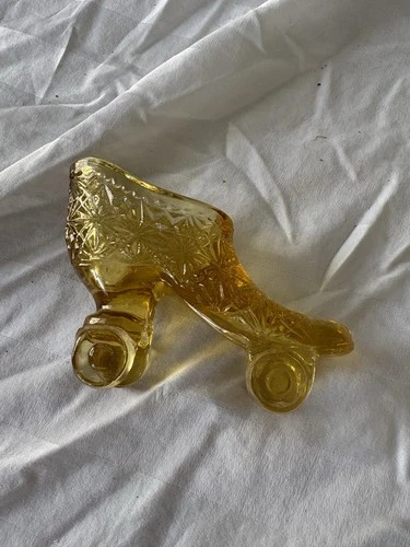 Vintage Fenton Roller Skate Glass Shoe Figurine Collectible Amber - Rare