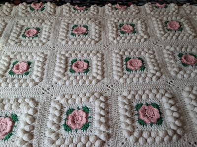 Vintage Block Crotcheted Bedspread 95'' X 85'' Full/Queen Size Ivory Pink Roses