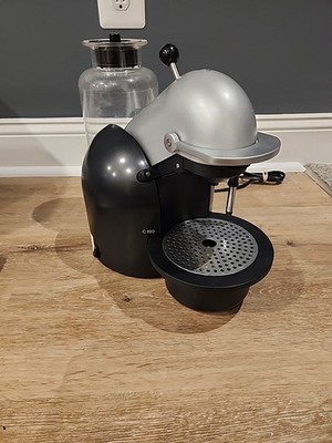 NESPRESSO C190 Capsule Espresso Machine With Steam Carafe Lid Grate WORKS GREAT