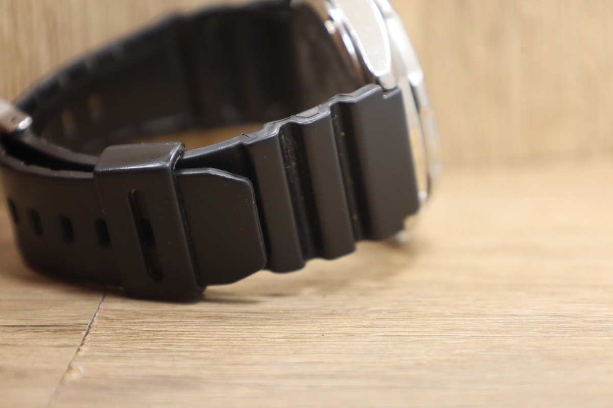 Vintage Casio Amw-320r Analog Digital 100m Diver Watch Japan