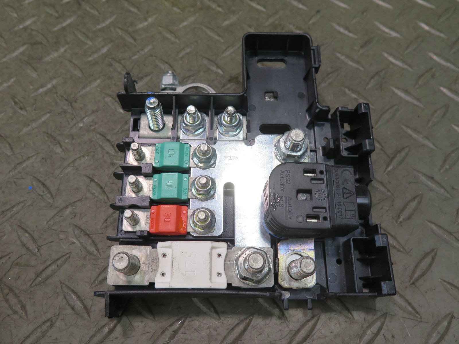 2017-2020 MASERATI LEVANTE M161 BATTERY POSITIVE TERMINAL JUNCTION FUSE BOX