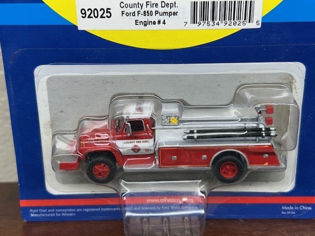 COUNTY FIRE PUMPER ENGINE #4 FORD F-850 TRUCK HIGHLY DETAILED HO Scale NEW RARE