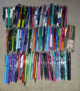Lot of 95 Gel Pens Pilot Uniball Pentel Bic Papermate Zebra