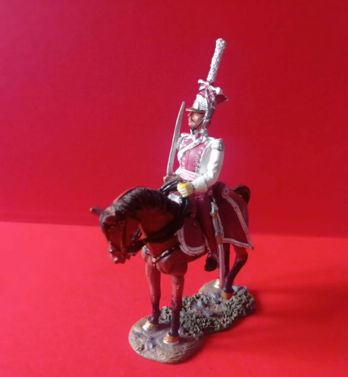 CARABINIER 1810-1815, PREMIER EMPIRE, FIGURINE EN PORCELAINE PAR VAN GERDINGE, XX