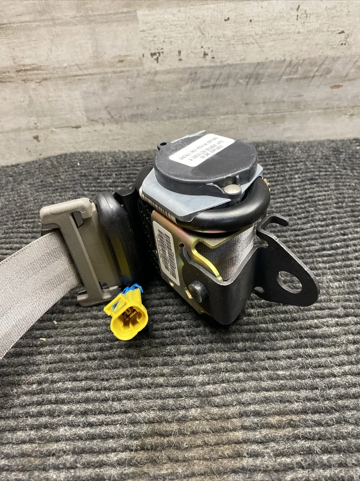 Cinto de segurança Mopar dianteiro externo direito genuíno 5HM101L5AE - Imagem 4 de 4