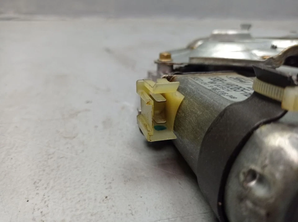 Fensterheber vorne rechts mit Fensterhebermotor für F58B-14A365-AB 9000016048 - Image 4 of 4