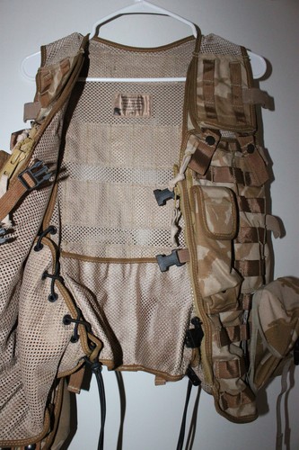 Chaleco táctico emitido por el ejército militar británico bolsas integradas talla única - Imagen 2 de 3