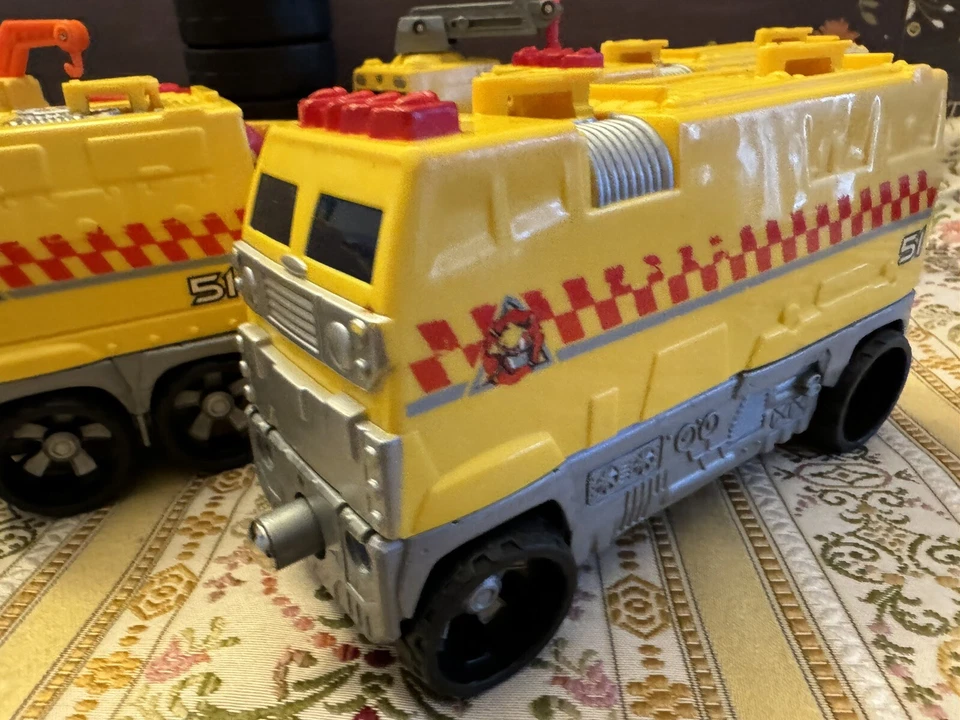 Matchbox Magna Wheels City Saver Mission Toys R Us Exclusive 2003 Partial Set - Image 4 of 4