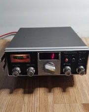 Realistic TRC-427 CB Radio 40 Channel Powers Up- No Microphone/ power cord
