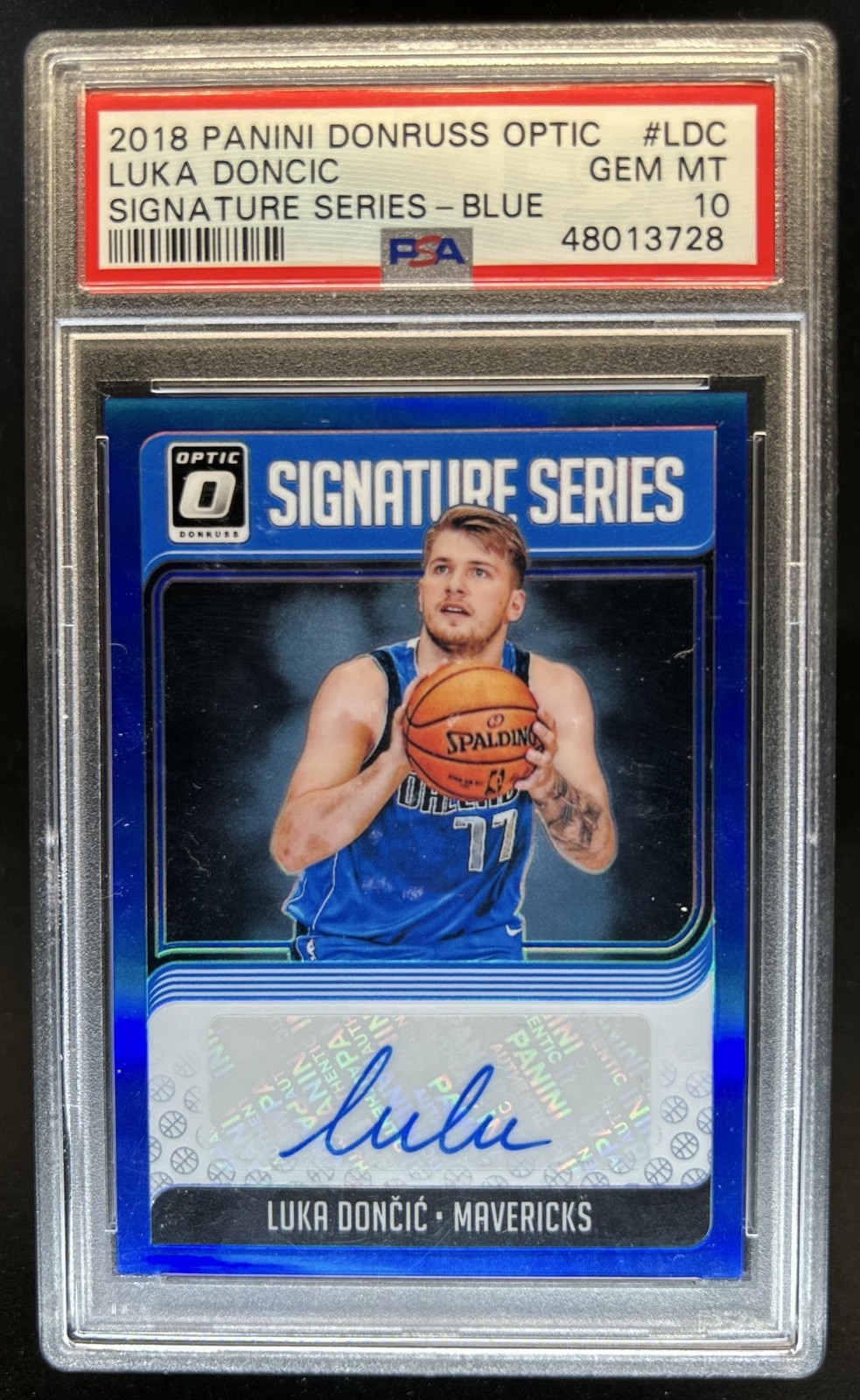 2018-19 Donruss Optic Luka Doncic Signature Series Blue RC Auto #/25 PSA 10