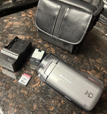 Canon VIXIA HF M400 Full HD Flash Memory Camcorder Video Cam Bundle Works Great!
