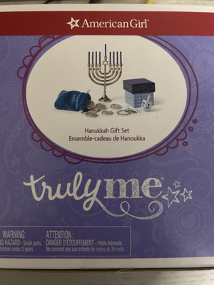American Girl Truly Me Hanukkah Gift Set Dreidel Coins Menorah Accessories NEW
