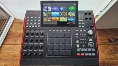 AKAI MPCX, Music Production Center mit Case, top Zustand