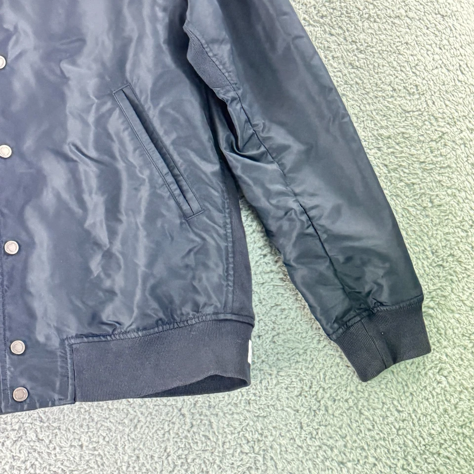 Jaqueta Bombardeiro Reigning Champ Masculina Tamanho XL Azul Botão de Pressão Manga Longa Casual - Imagem 3 de 4