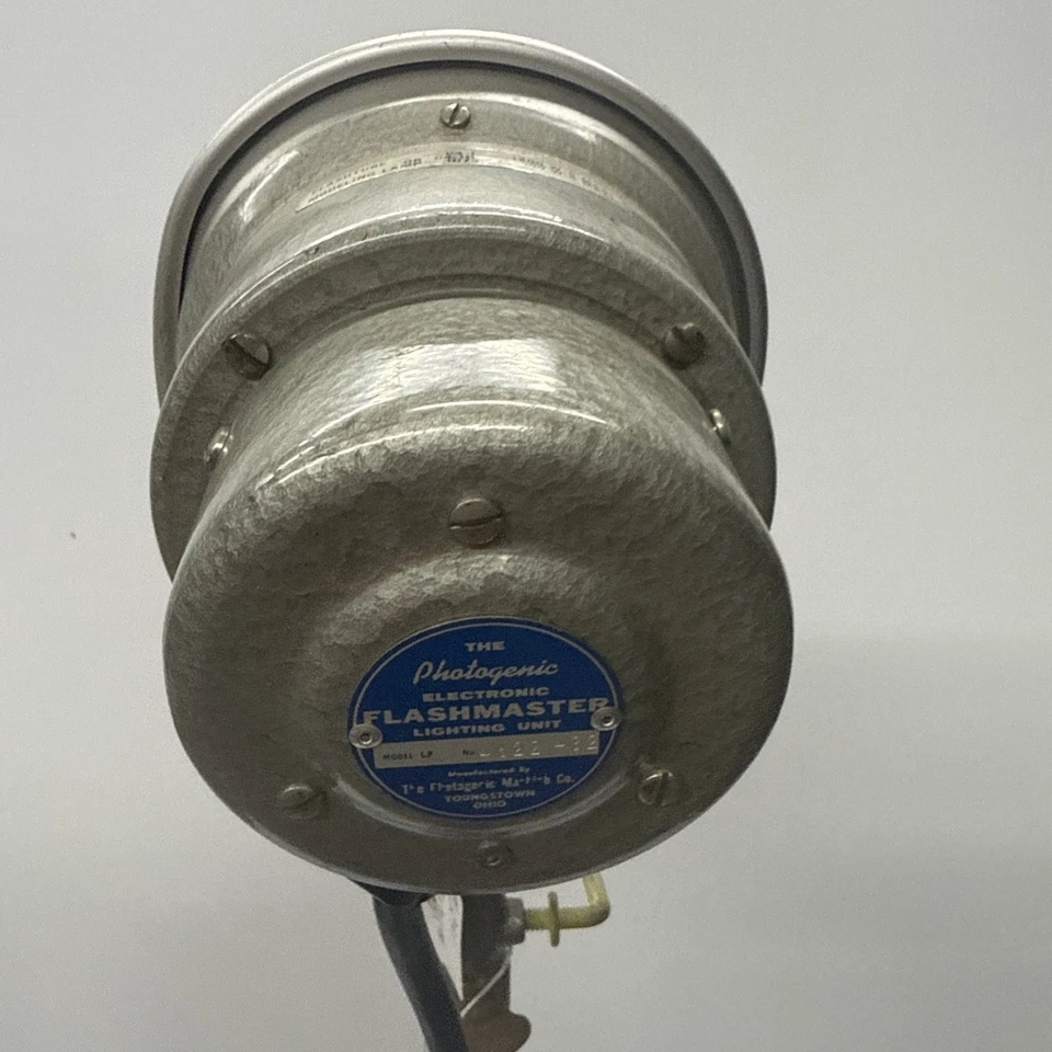 Vintage Photography Flashmaster Light Lamp Possible Repurpose Telescoping Tripod - Image 4 of 4