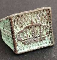 VINTAGE RING AMAZING WITH GREEN PATINA CROWN DECORATED