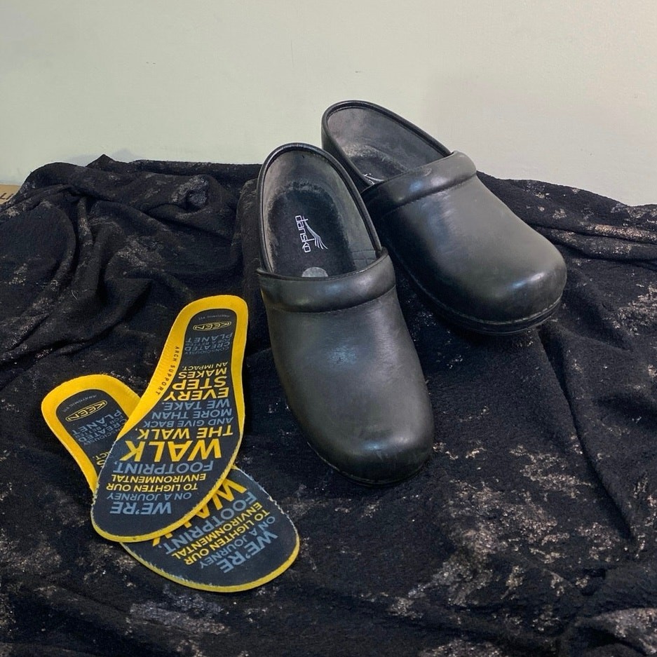 Zoccoli donna Dansko slip on scarpe pelle nero taglia 38 US 7 5 inserti KEEN da lavoro