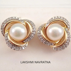 Authentic 2.00Ct Round Cut Natural White Pearl Clover Stud Earrings 14K Yellow Gold Plated