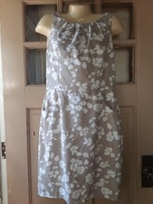 Chaps Woman's Sleeveless Beige/White Lined Dress Size 12