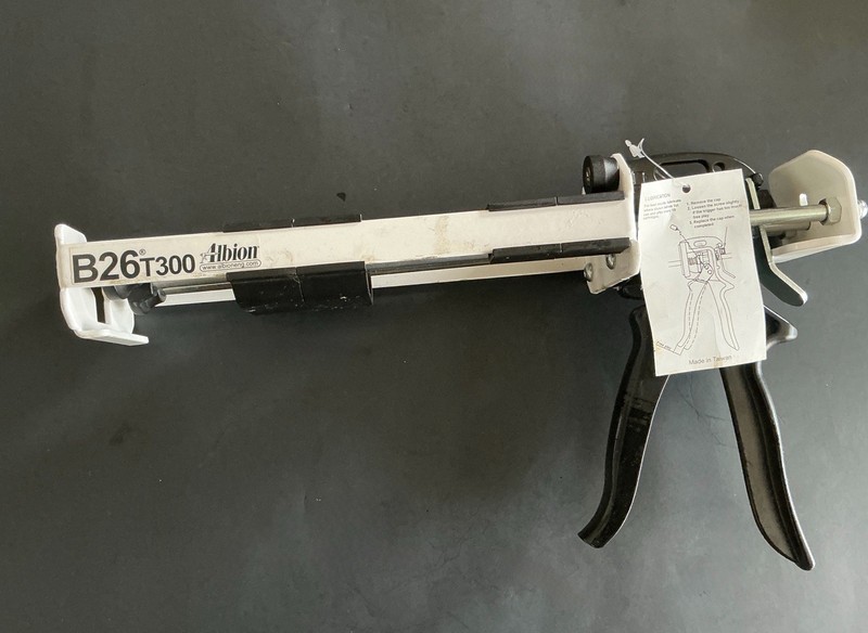 Albion B26T300 Dual Cartridge Epoxy Injection Caulking Adhesive Gun (NEW)
