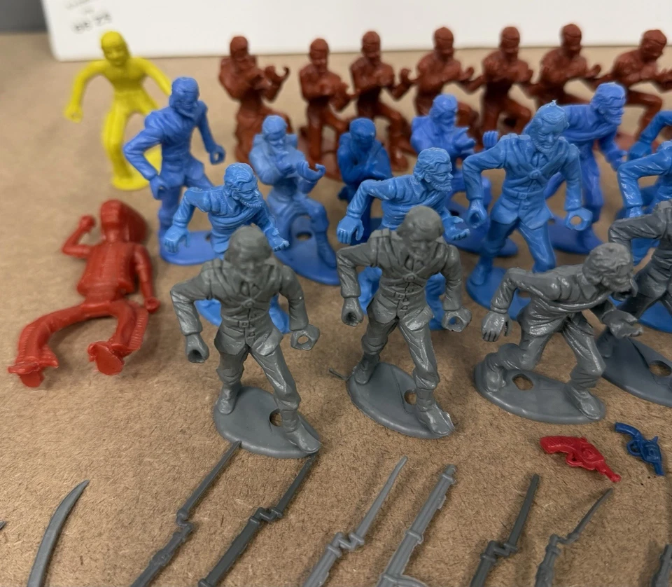 Gran Lote de Figuras de Mano y Accesorios Anillo MPC Vintage Foto 2 de 4