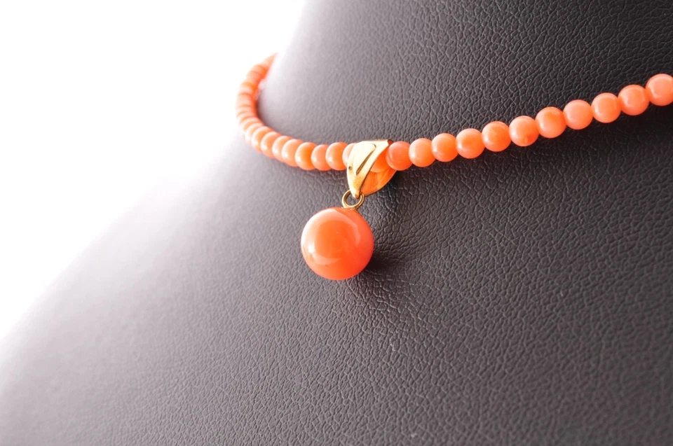 Collar Uniforme Coral Rosa Salmón Cierre Oro 18k Certificación (440mm 21.5ct). Foto 4 de 4