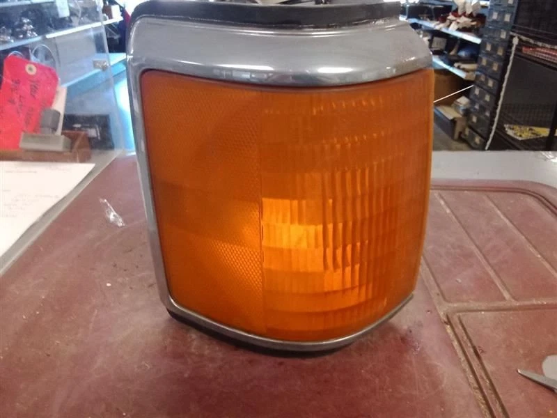 Luz de giro de lámpara de estacionamiento/esquina de pasajero compatible con 87-91 BRONCO 344947 Foto 2 de 3