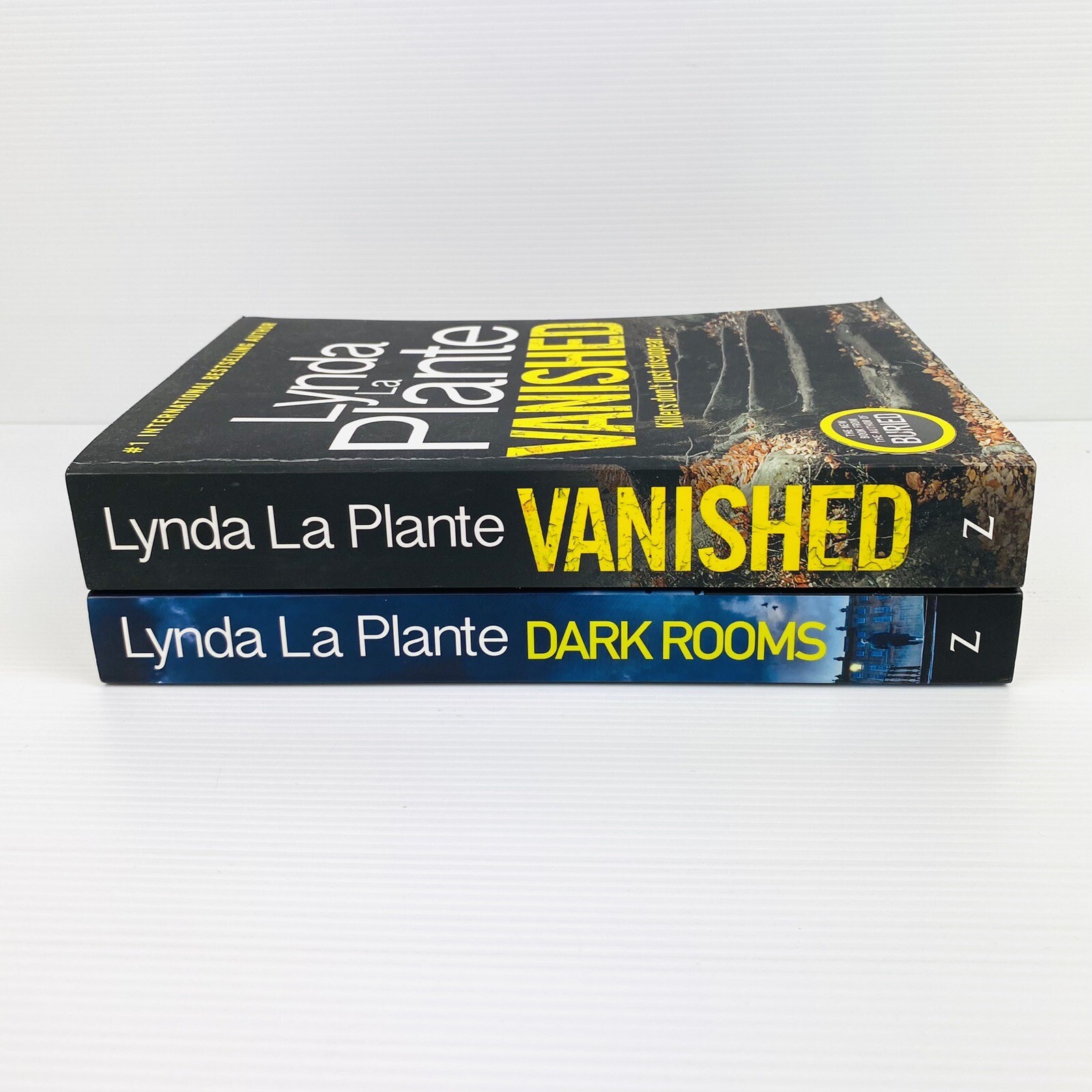 2x Lynda La Plante Crime Large Paperback Book Bundle Lot Vanished