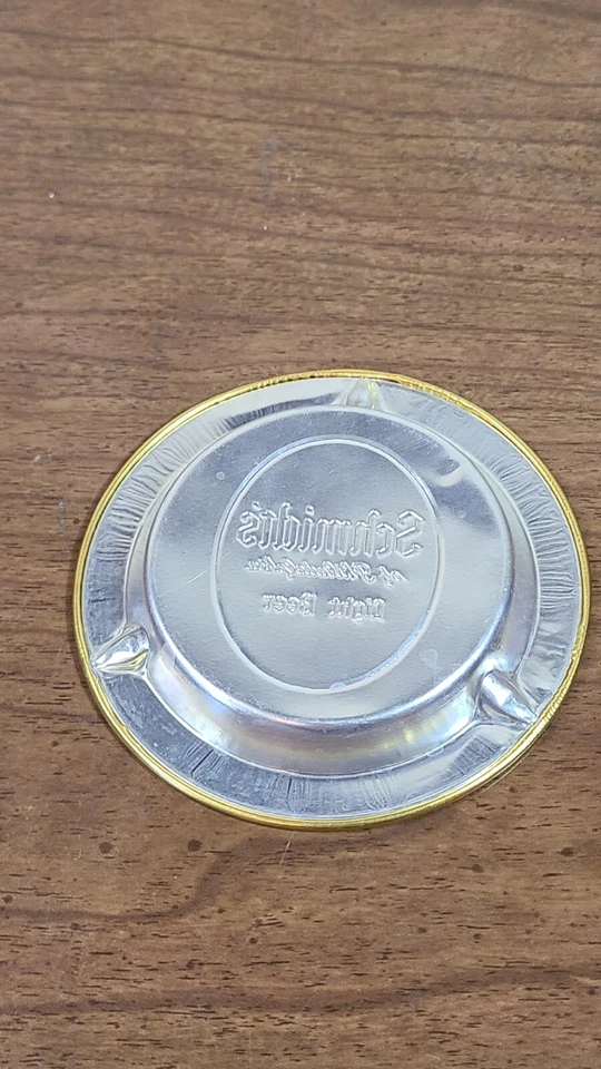 Cenicero de hojalata de aluminio Schmidt's Of Philadelphia Light Beer vintage Foto 2 de 3