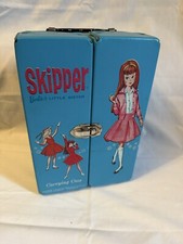 Vintage 1964 Mattel Skipper Barbie s Little Sister Blue Case Clothing closet