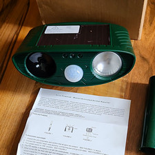Tierabwehrgerät solarbetrieben mit Bewegungsmelder & Ultraschall, grün