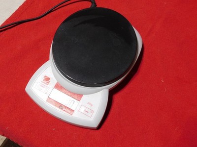 Ohaus CS 200 Scale w/power supply