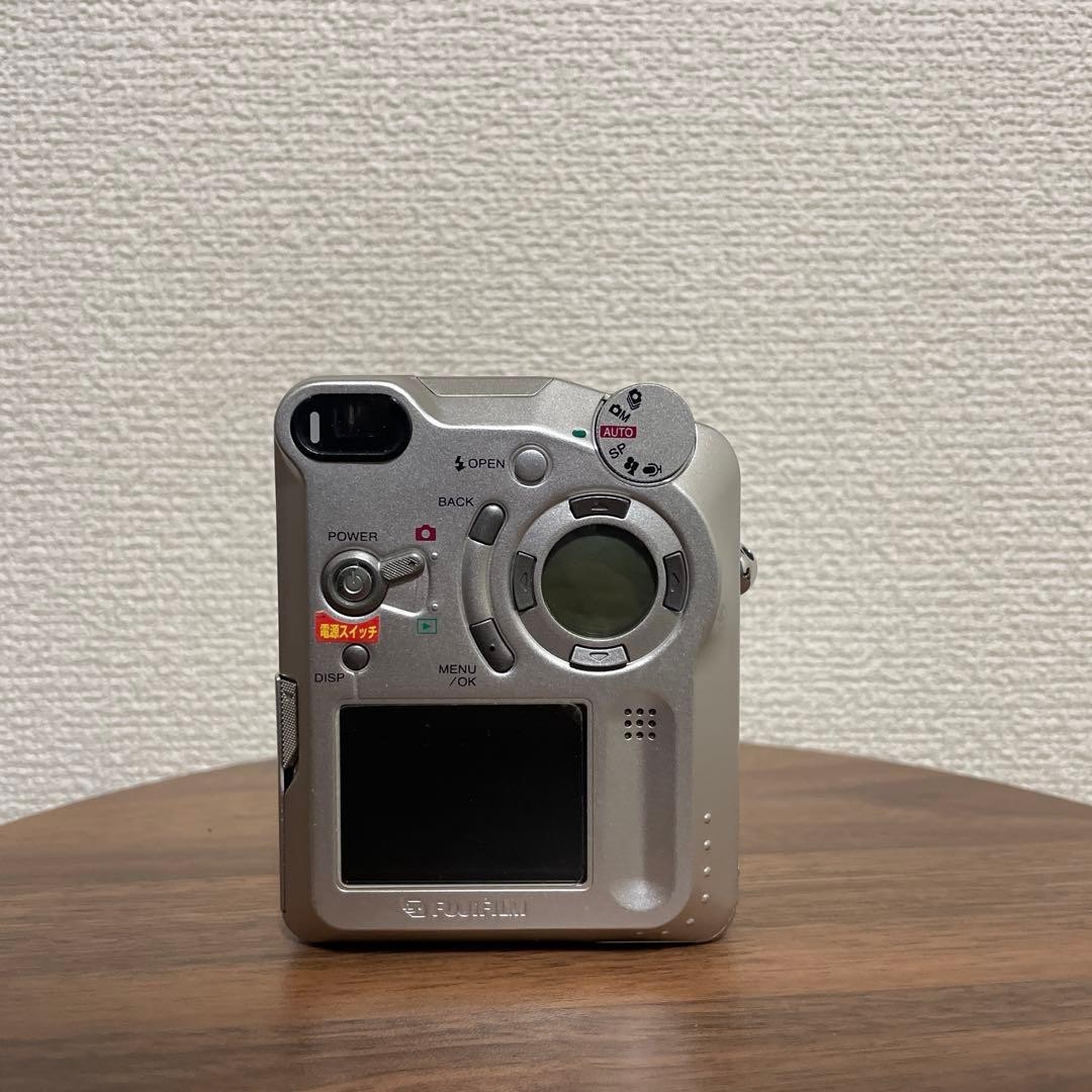 FUJIFILM FinePix 6800Z Silver Digital Camera 3.5MP 3x Zoom From